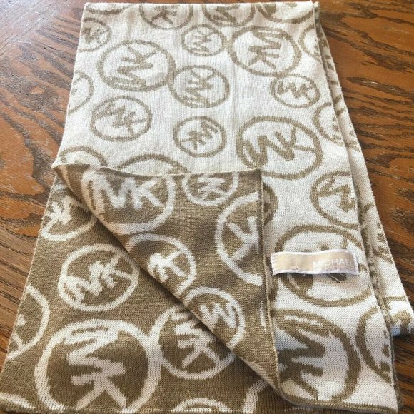 MICHAEL KORS SCARF Circle MK Logo Reversible Camel